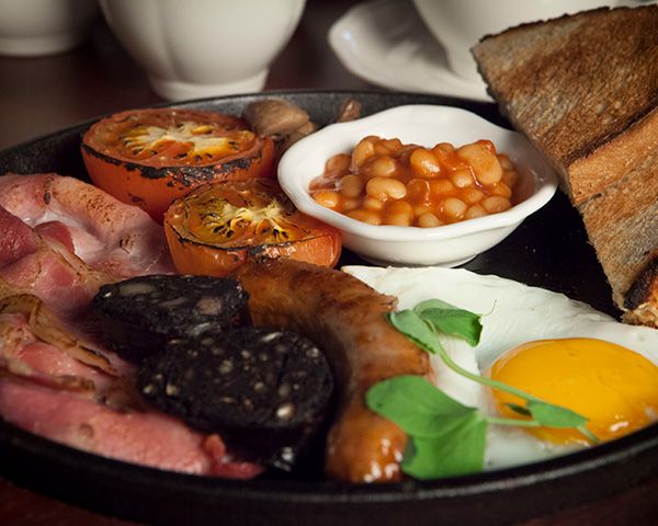 A Full Welsh breakfast at the Queens Head