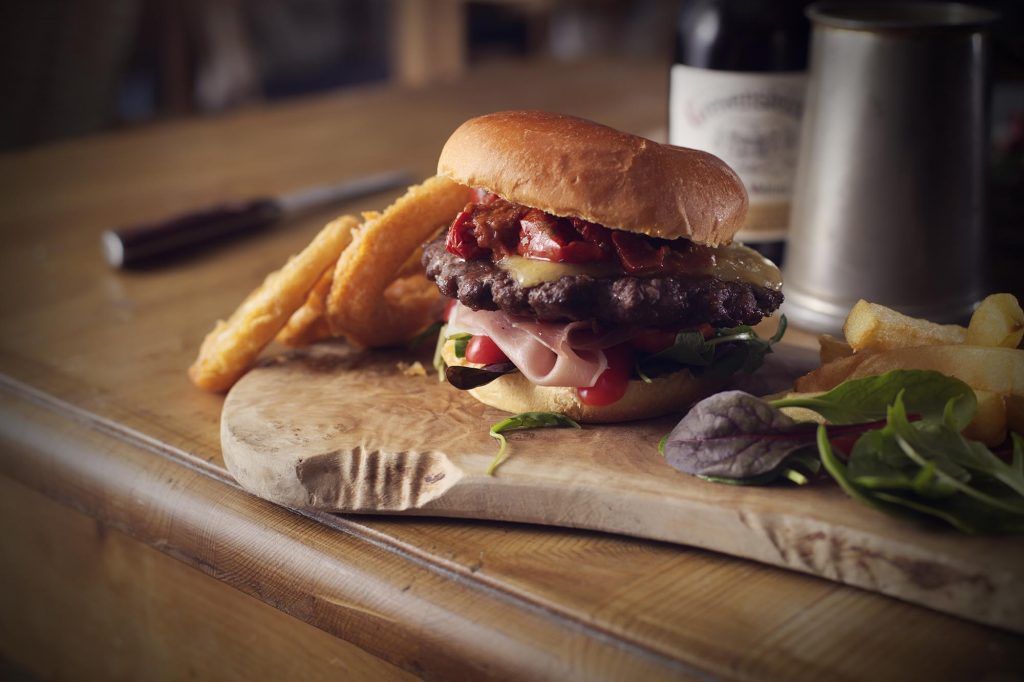 Pub and Restaurant in Hawkshead – The Queens Head Inn.